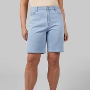 WOMEN'S STRETCH COMFORT JEAN BERMUDA SHORT - LIGHT WASH / 12